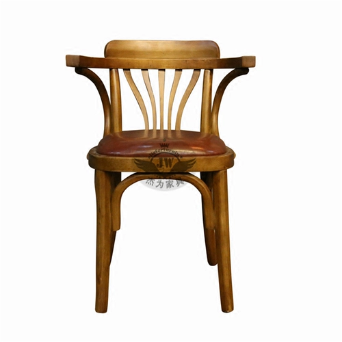 Ретро диван, шпильки для волос, десертный чай с молоком из натурального дерева