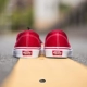 Vans aut đỏ cổ điển Authentic giúp đôi giày vải nam và giày nữ VN000EE3RED - Plimsolls