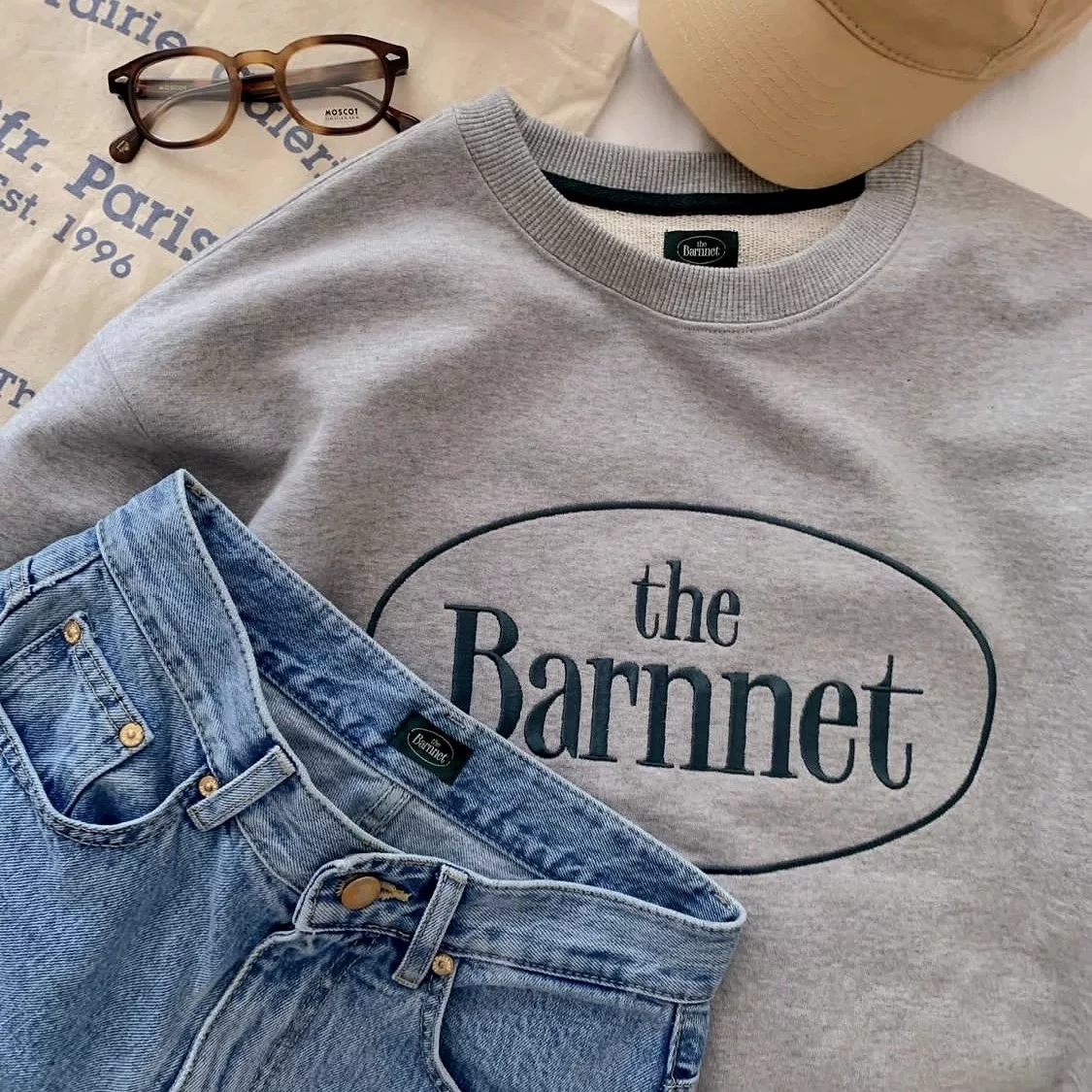 Спот корейская ниша Barnnet восемь молоко весна и осень буквы вышитые полностью хлопковая голова пары круглый вырез свитер женский
